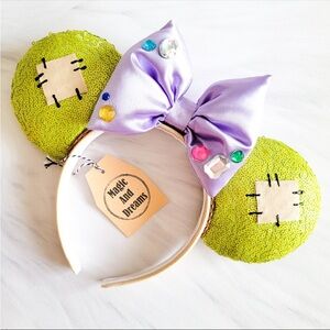 Dopey / Snow White Green Mickey Mouse ears w/purple Bow with gem stone accents.